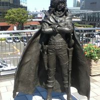 キャプテンハーロックの銅像