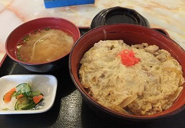 朝食メニューの中にあった親子丼