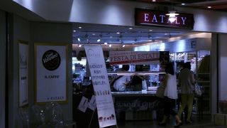 イタリア食材とカフェレストラン