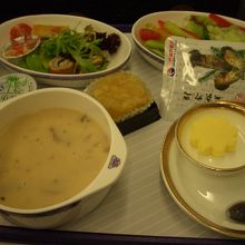 ビジネスクラス機内食