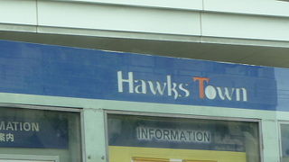 モールの営業時間とは関係なくハードロックカフェはちょい夜遅くまで