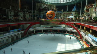 乗り物は混んでいました。