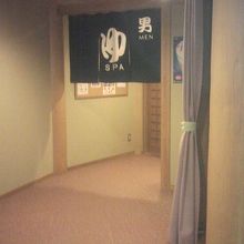 行き止まりが内風呂です右手は男湯・左手は女湯。