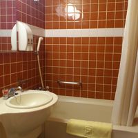 タイルの色は渋いですが、清潔でした。