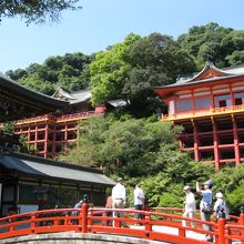 朱色が美しい・・・祐徳稲荷神社