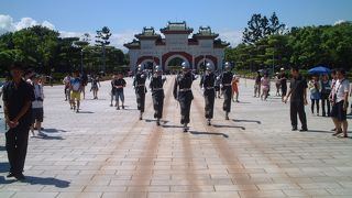 目の前で見れる