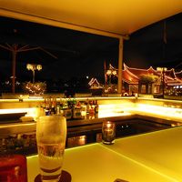 夜は更に素敵な景色に！行き交うボートを眺めるのも楽しいです。