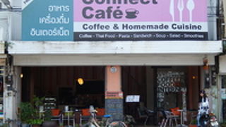 バスターミナル前のカフェ