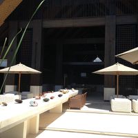 ここで夕方のカナッペサービスがあります