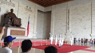 やはり衛兵さんの交代式は見ないと！