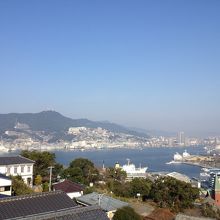 園内から望む長崎港
