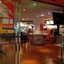 フードコート入り口