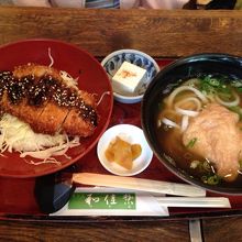 ソースかつ丼定食　850円