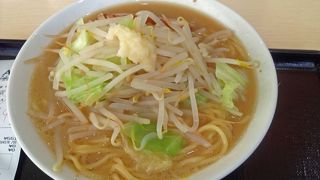 朱鶏麺で朱鶏麺をいただく