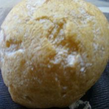 ふわふわとろーりクリームシュー（２５２円）です。