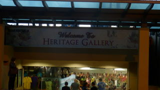 地下街の中にあるレトロな雑貨店のフロア