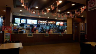 朝マックはリーズナブル。コーヒーはお代わり自由