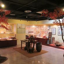 薬に関する展示があります