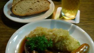 名物アップルワインと街の雰囲気を楽しもう