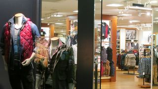 カジュアルウェア