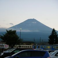夕方、河口湖駅からみた富士山。
