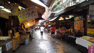 別名・金包里老街