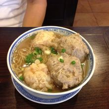 魚肉とエビ雲呑がオススメ