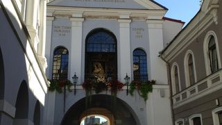 聖テレサ教会とつながっている