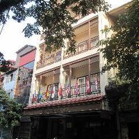 8階建てホテルの外観