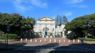 半蔵門近くの気品ある大使館