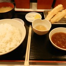 キス定食（野菜は後で来ます）