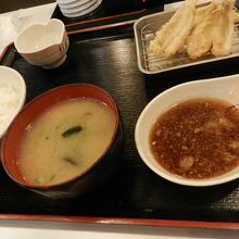 イカ定食（野菜は後で来ます）