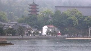 巨大な木造建築