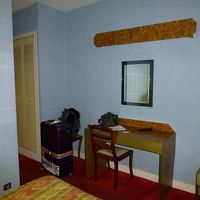 この写真の鏡の上野蛍光灯点かない事度々