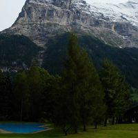 ＳＰＡのテラスから眺める庭とプール