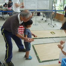 コマ回しを教えてもらいました