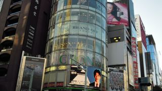 銀座のひとごみをふっとながめてしまう・・・