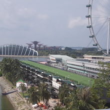 適当なバス停で降りて歩いてアクセスするのも近いです