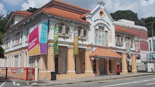 お土産用の切手を探すだけでも是非！