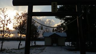 小さな幸福神社。