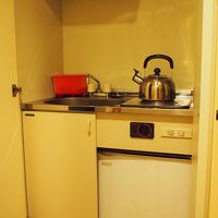 ミニキッチン！やかん等もあり、コーヒーやインスタントもOK!