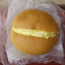 １０５円で購入した「幻のクリームパン」