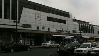 暑い事で有名なので、このようなミストを使った空気冷却を行っています。