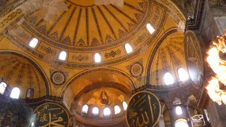 数々のモザイク画がとても見事です