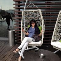 プールサイドの揺り椅子も優雅に・・・（笑）