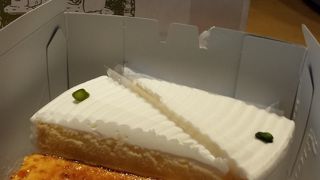 主張しすぎない上品なケーキ☆