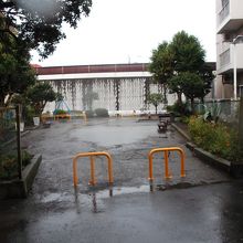 通路(通り抜け)のようなでも公園