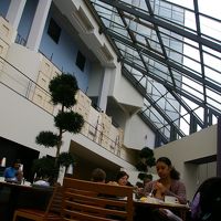 朝食のレストランは開放的でした