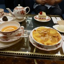紅茶もケーキもおいしかったです．