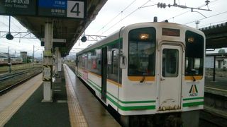 窓が開かない車両